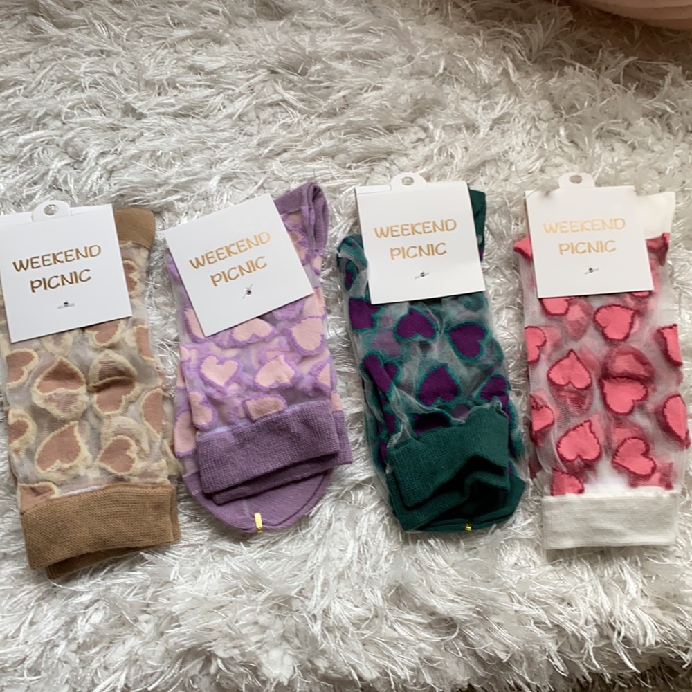 WEEKEND PICNIC very cute translucent socks